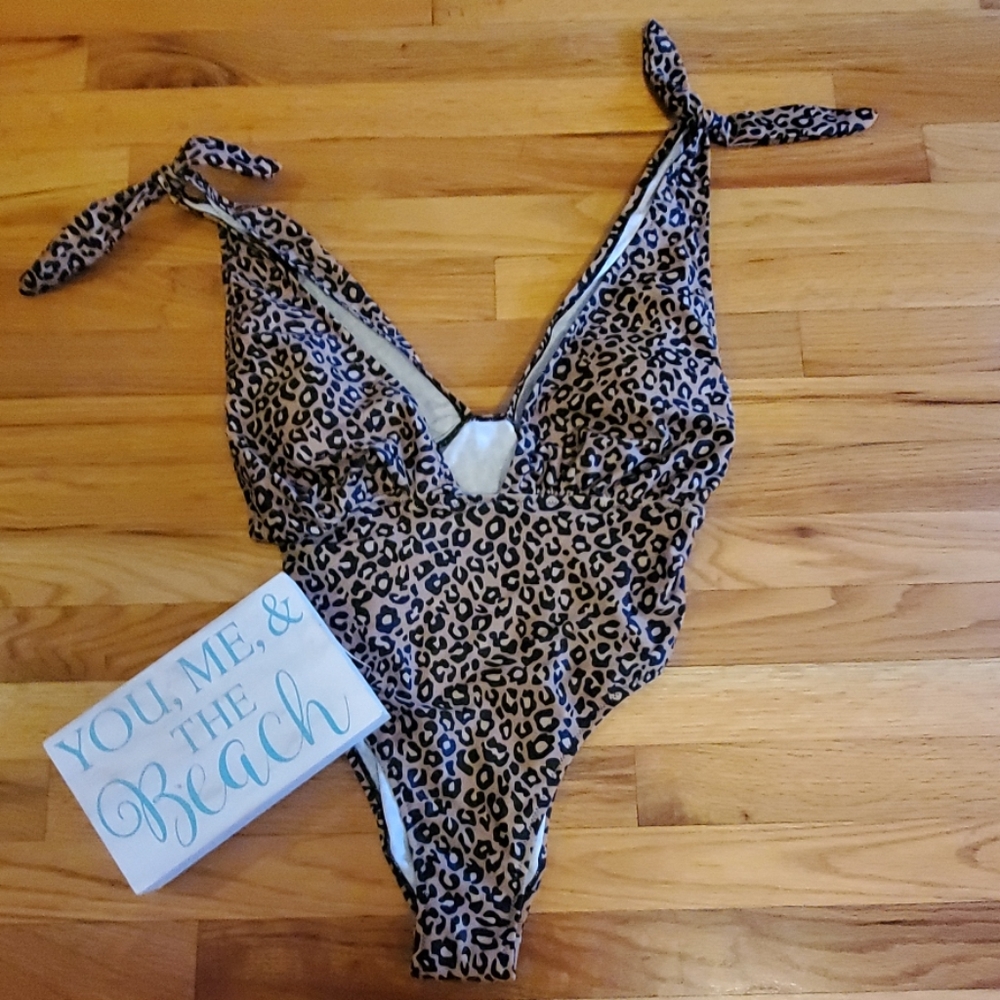One piece leopard bathing suit